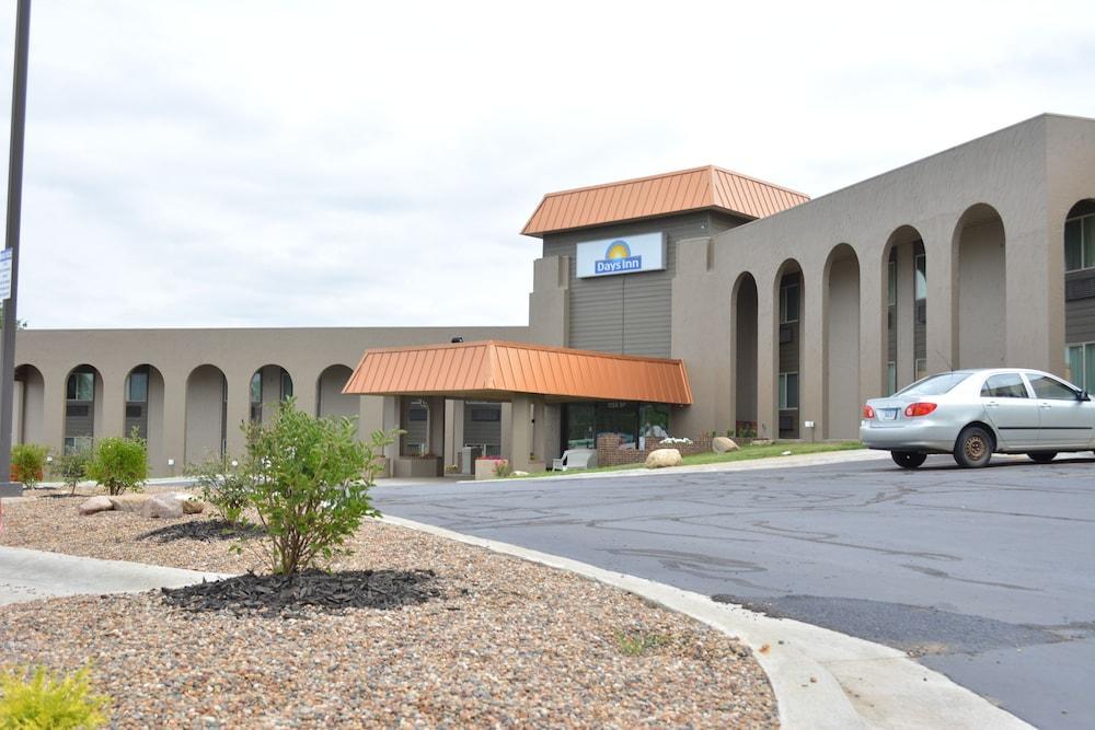 Days Inn By Wyndham West Des Moines Exterior foto