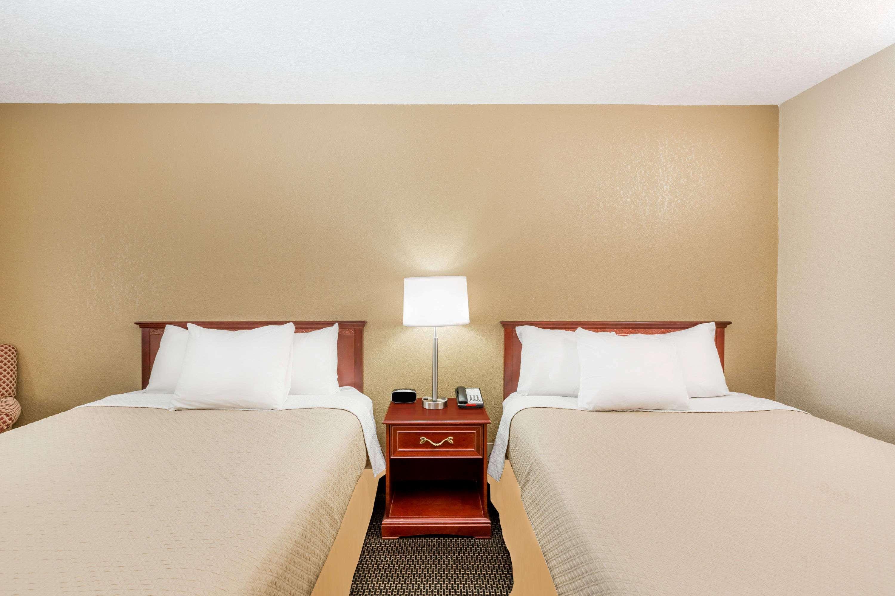 Days Inn By Wyndham West Des Moines Exterior foto